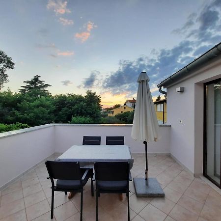 Apartman Sofia Porec Ngoại thất bức ảnh