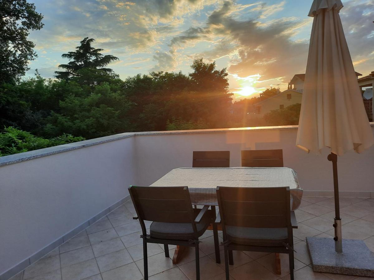 Apartman Sofia Porec Ngoại thất bức ảnh