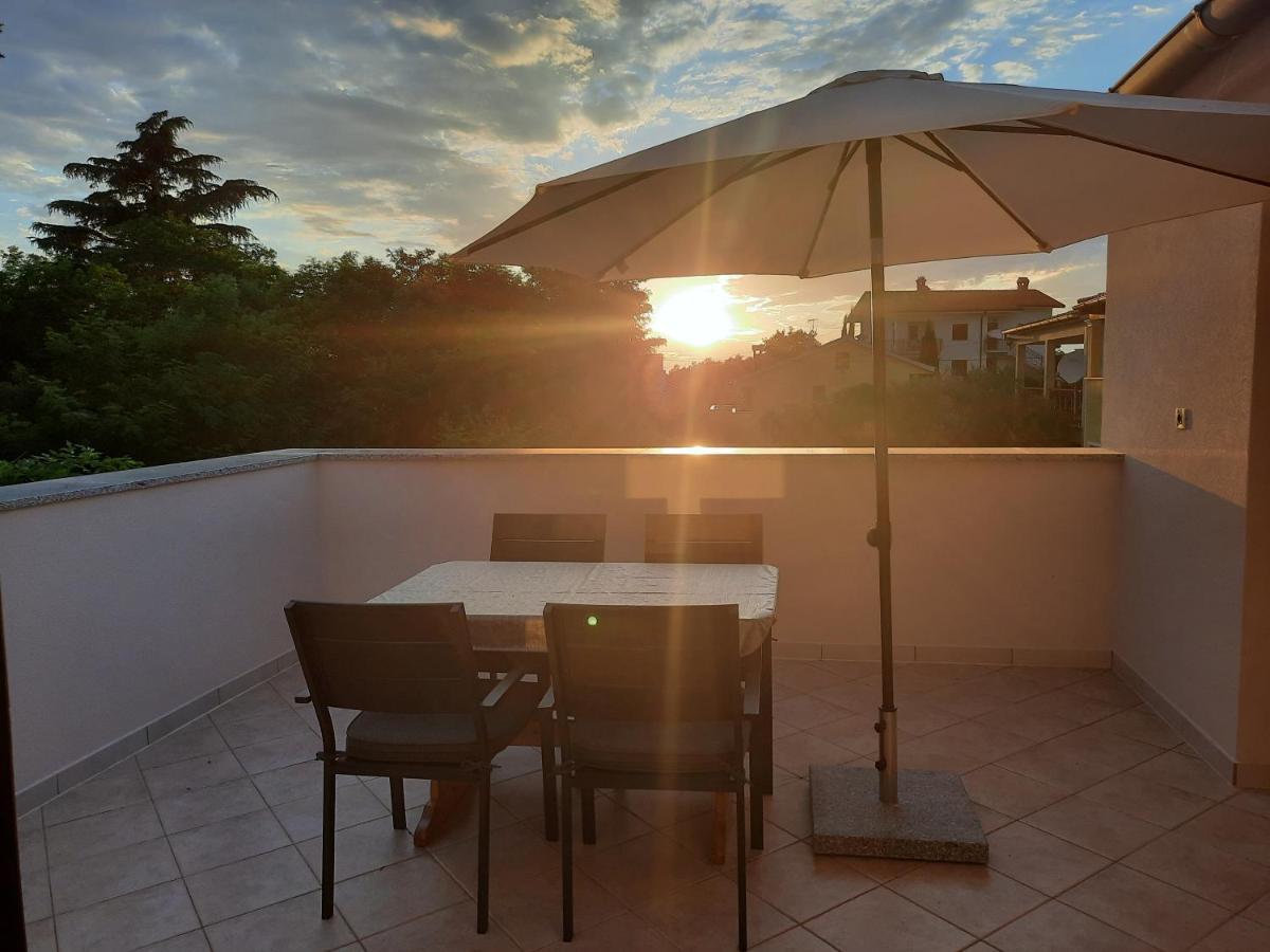 Apartman Sofia Porec Ngoại thất bức ảnh