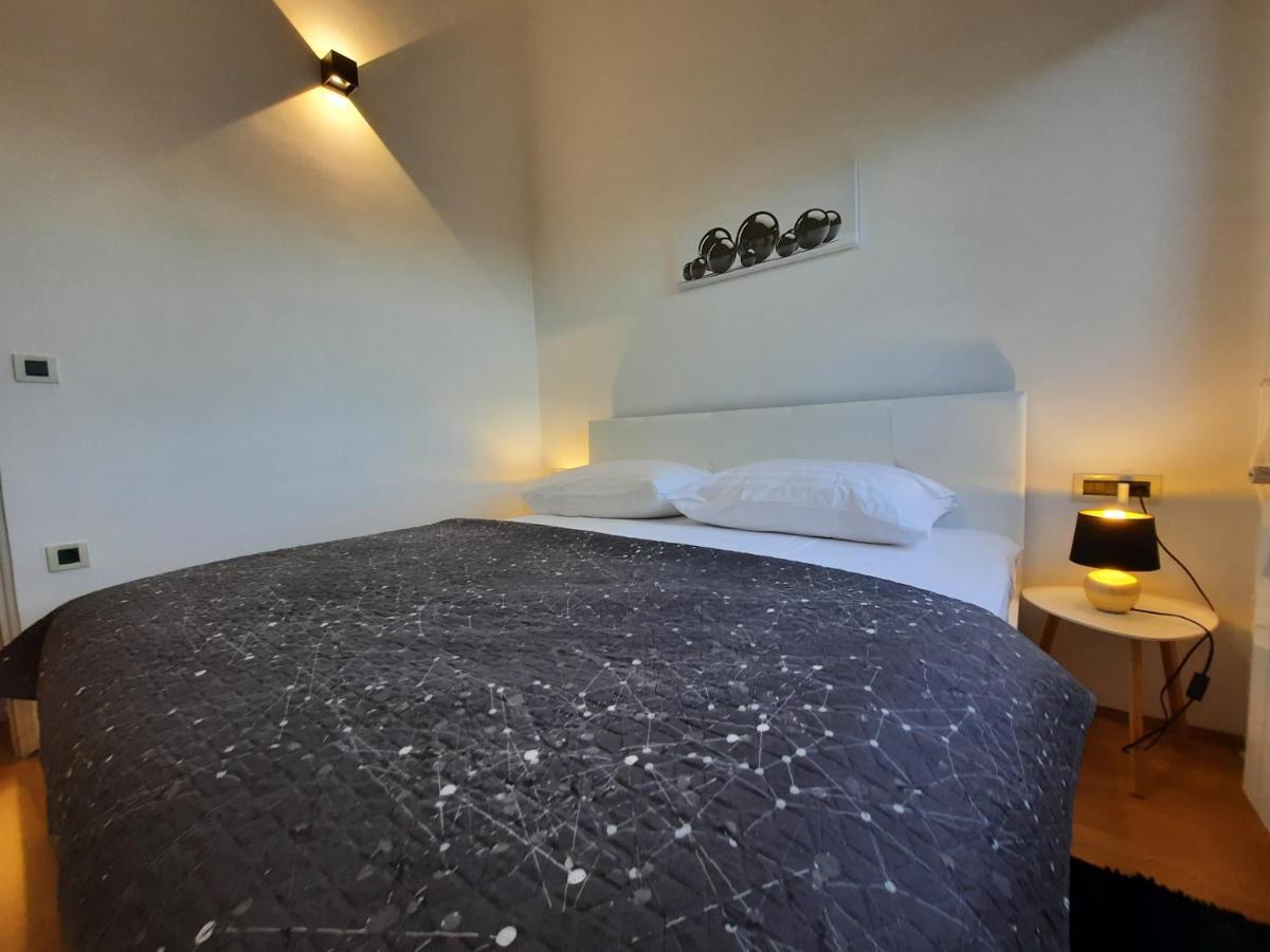 Apartman Sofia Porec Ngoại thất bức ảnh