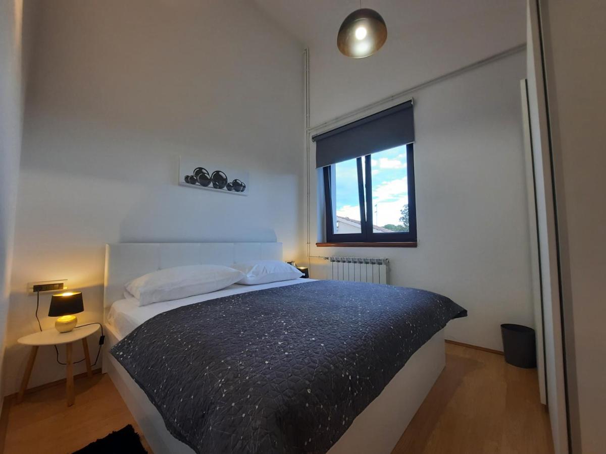 Apartman Sofia Porec Ngoại thất bức ảnh