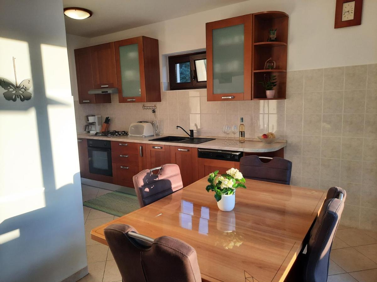 Apartman Sofia Porec Ngoại thất bức ảnh